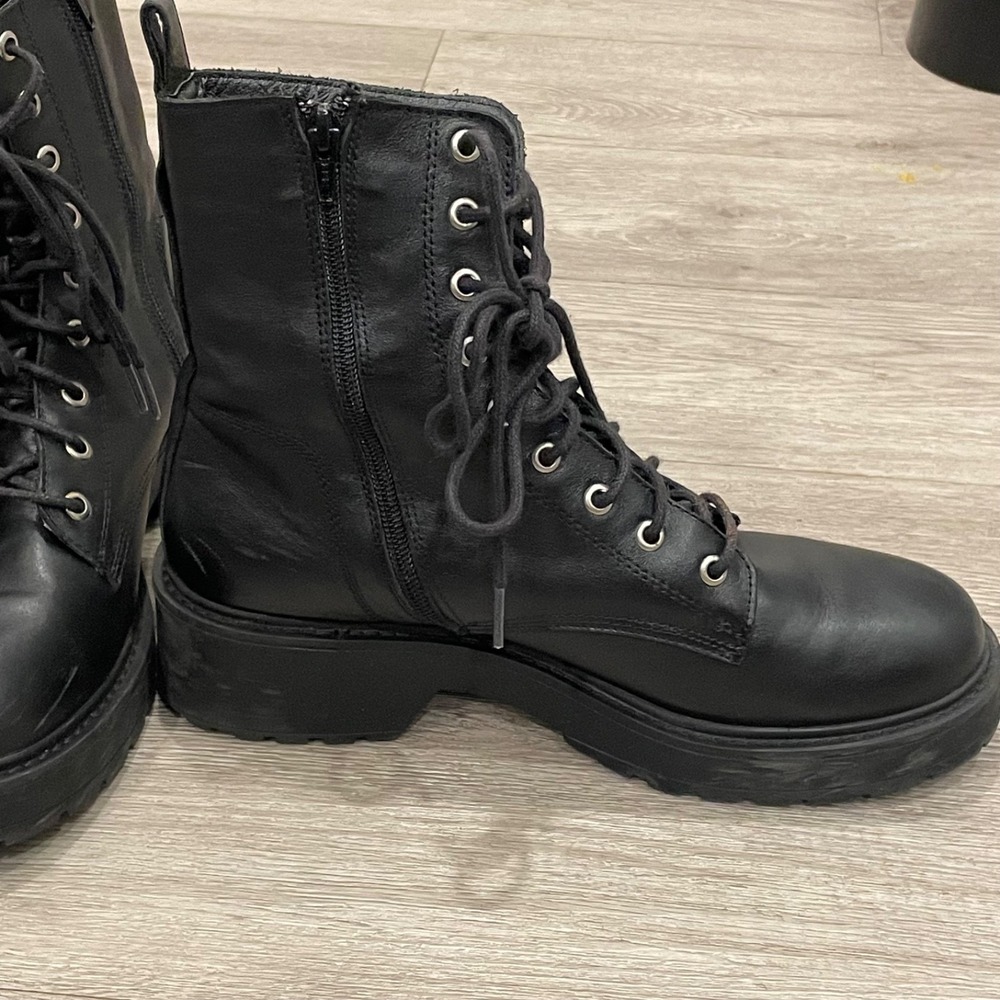 Steve Madden Tornado Womens Black Leather Boots Whimsigoth Grunge Combat 10M - Picture 2 of 11